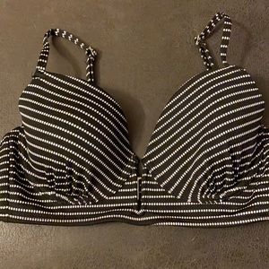 Black and white bikini top